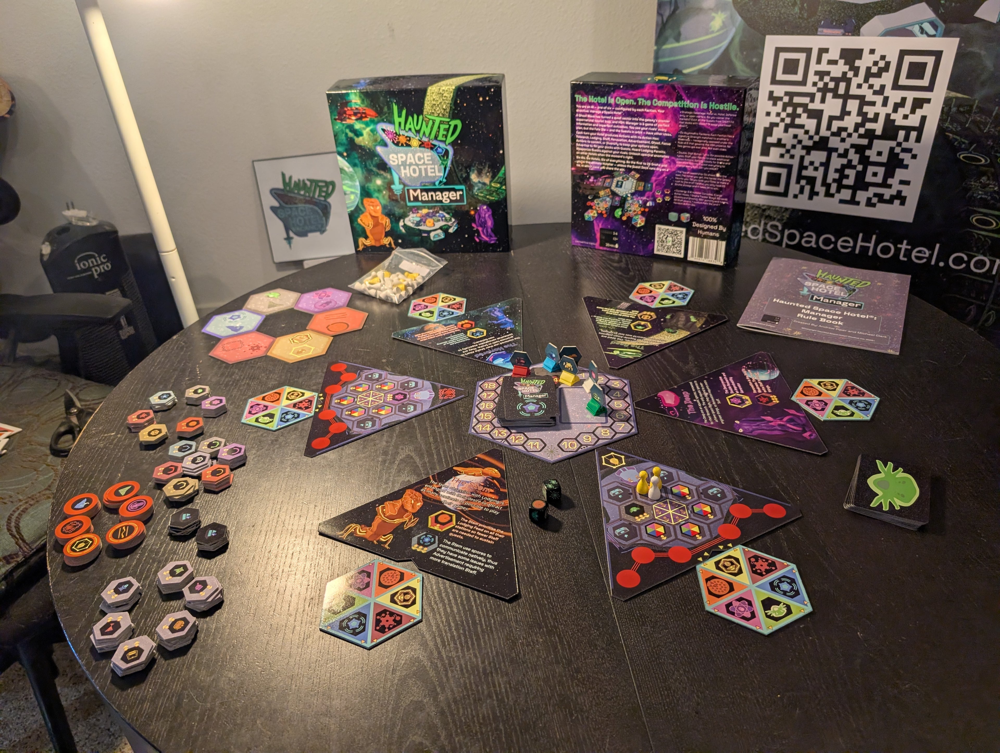 Haunted Space Hotel: Manager - The Board Game
